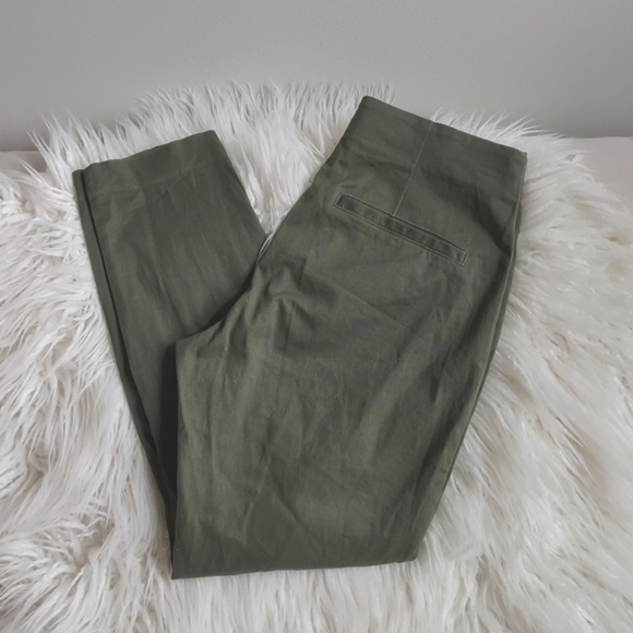Old Navy Pants - Old Navy pants 10 trousers Pixie WOW